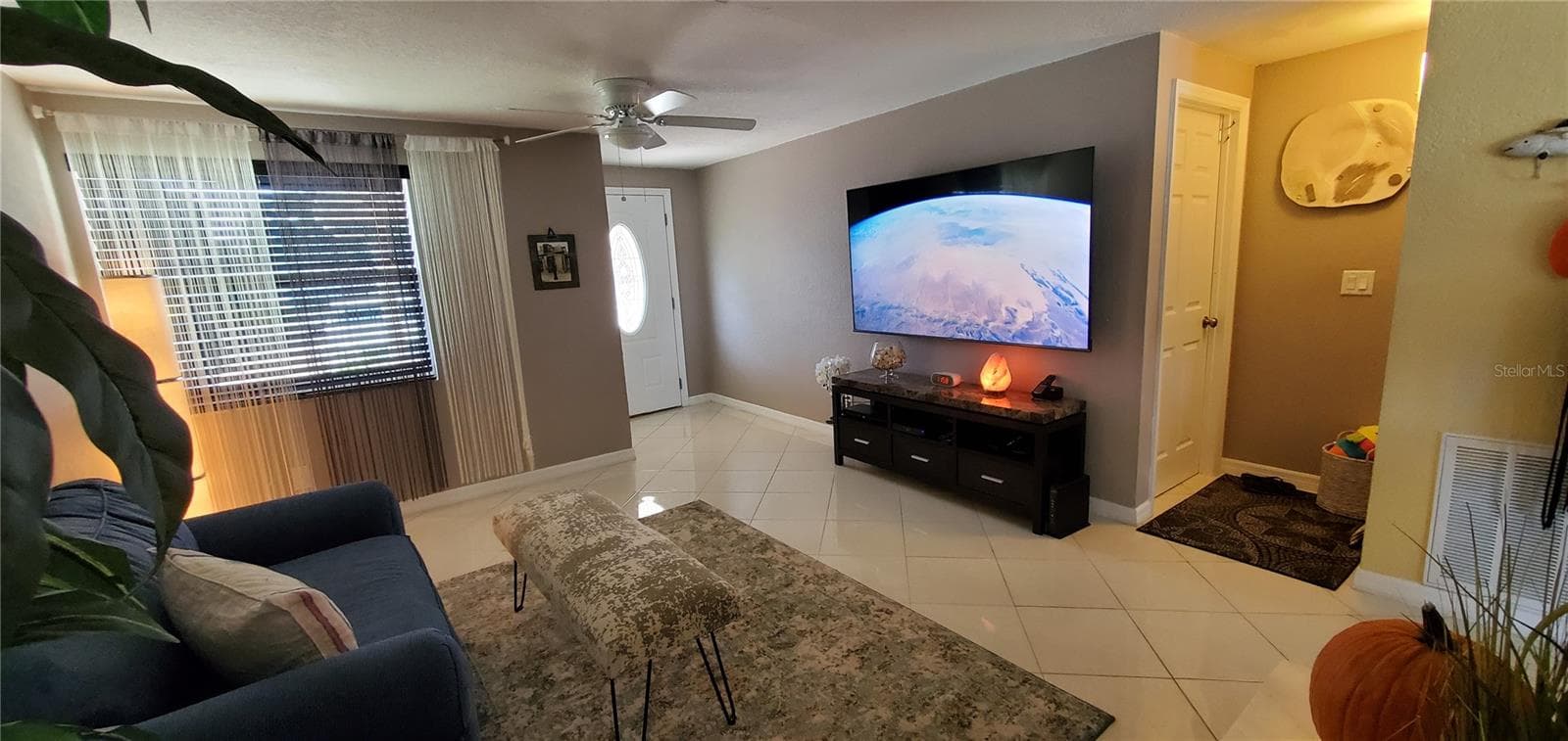 Single Family Residence at 1133 19TH AVE SW, LARGO, photo 3 of 23