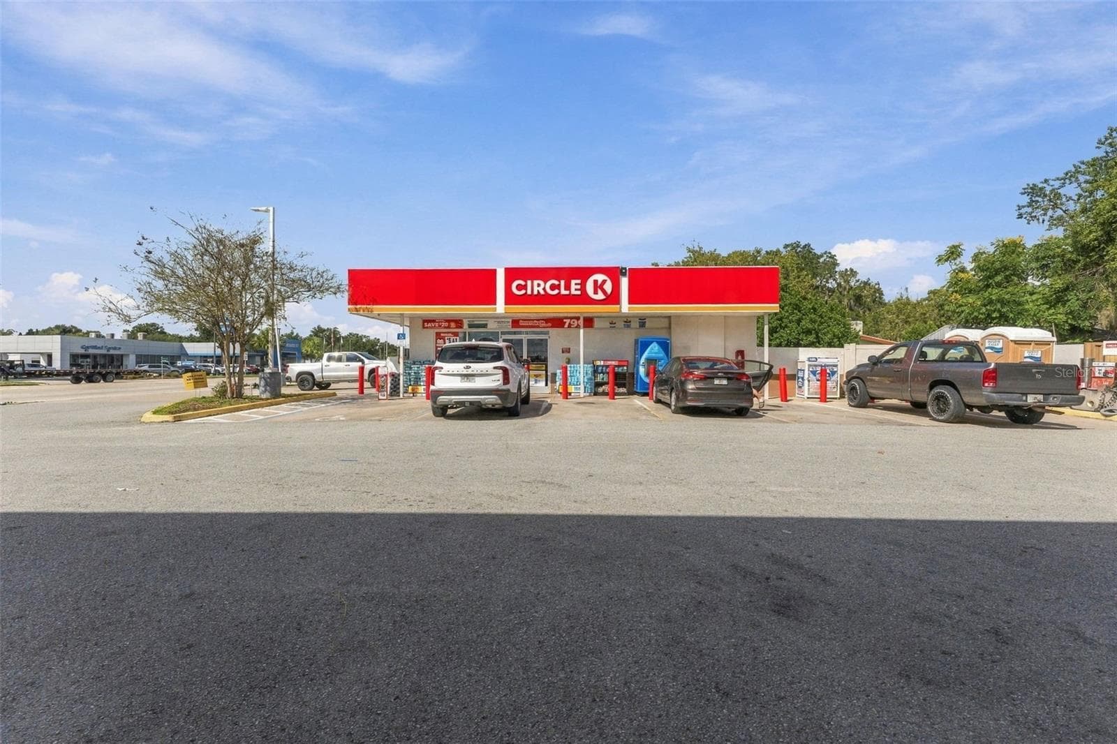 Retail at 116 N CHARLESTON AVE, FORT MEADE, photo 2 of 35