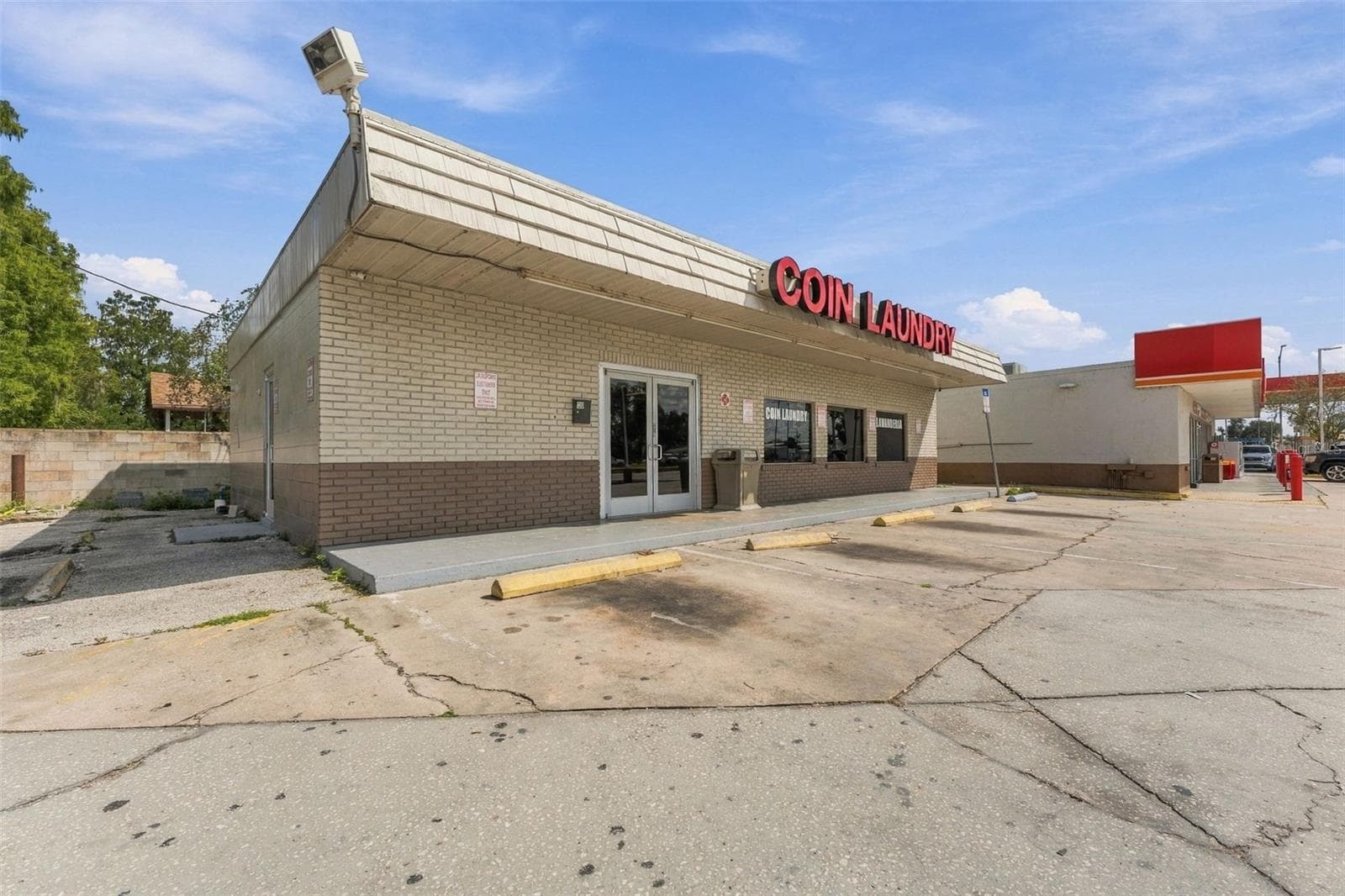 Retail at 116 N CHARLESTON AVE, FORT MEADE, photo 15 of 35