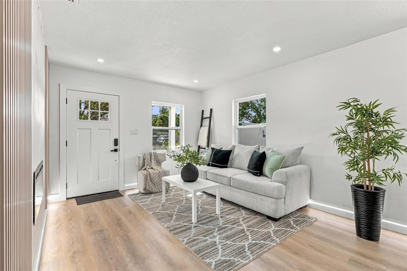Single Family Residence at 4317 S TRASK ST, TAMPA, photo 10 of 44
