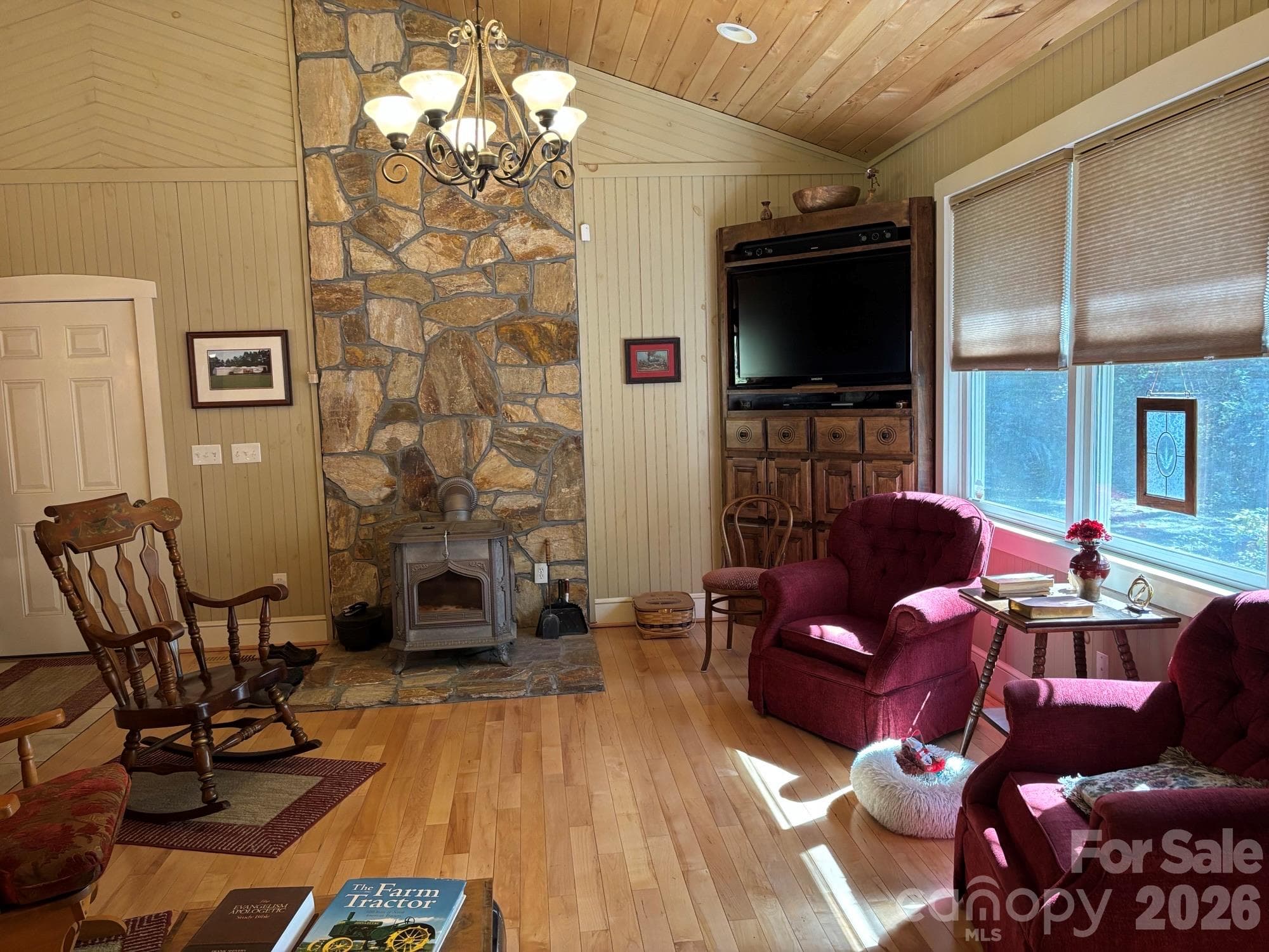 Single Family Residence at 1661 Mckinney Mine Road, Spruce Pine, photo 10 of 26
