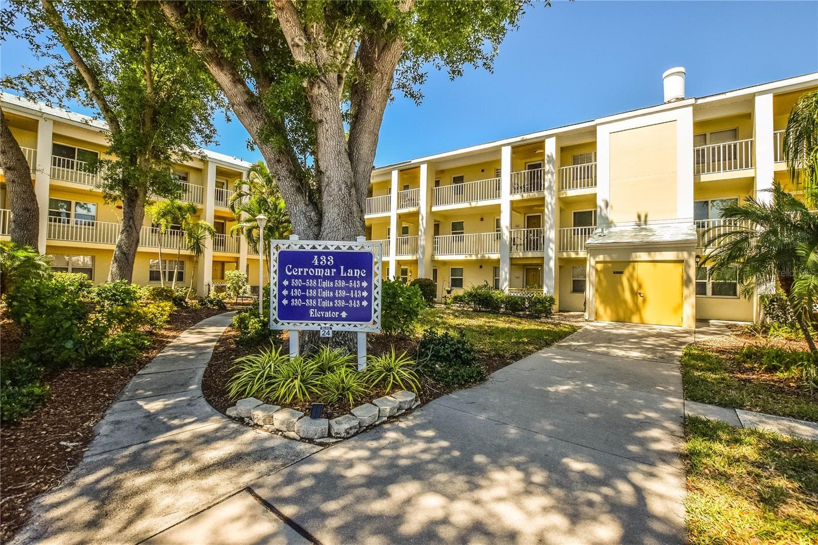 Condominium at 433 CERROMAR LN #534, VENICE, photo 3 of 37