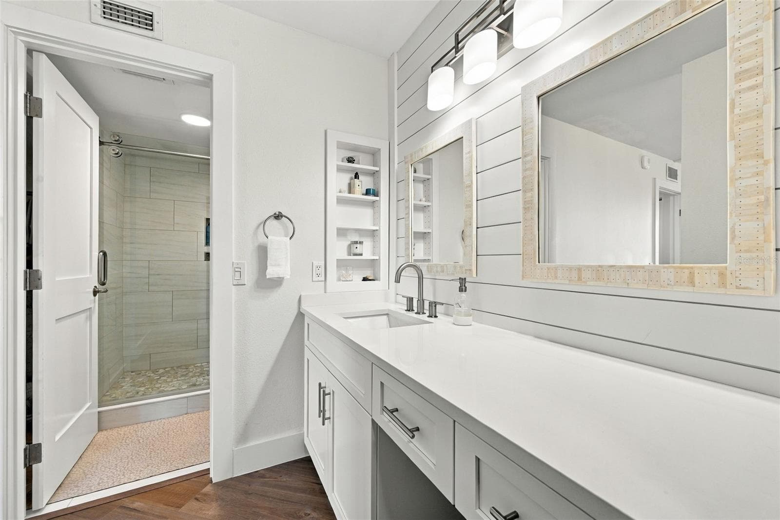 Ensuite Bathroom - Primary Two - 5700 ESCONDIDA BLVD S #401, ST PETERSBURG