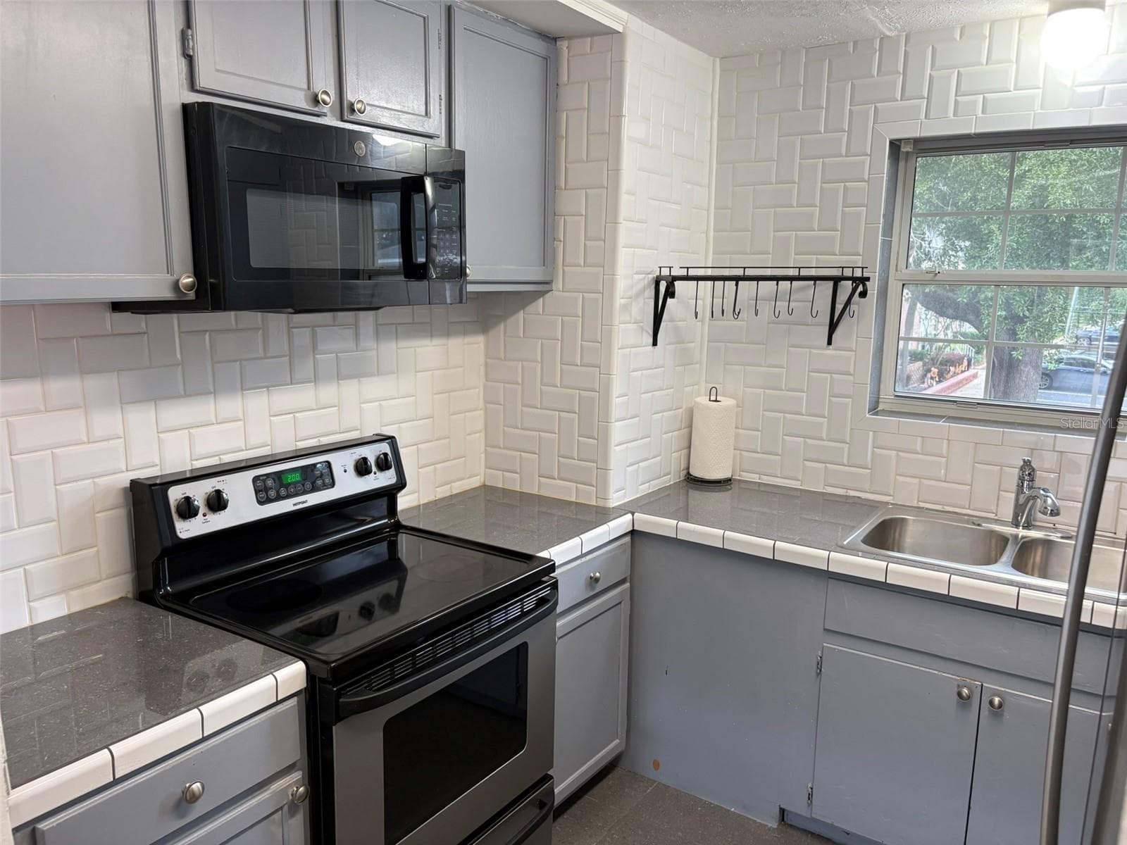 Condominium at 4322 LAKE UNDERHILL RD #D, ORLANDO, photo 4 of 58