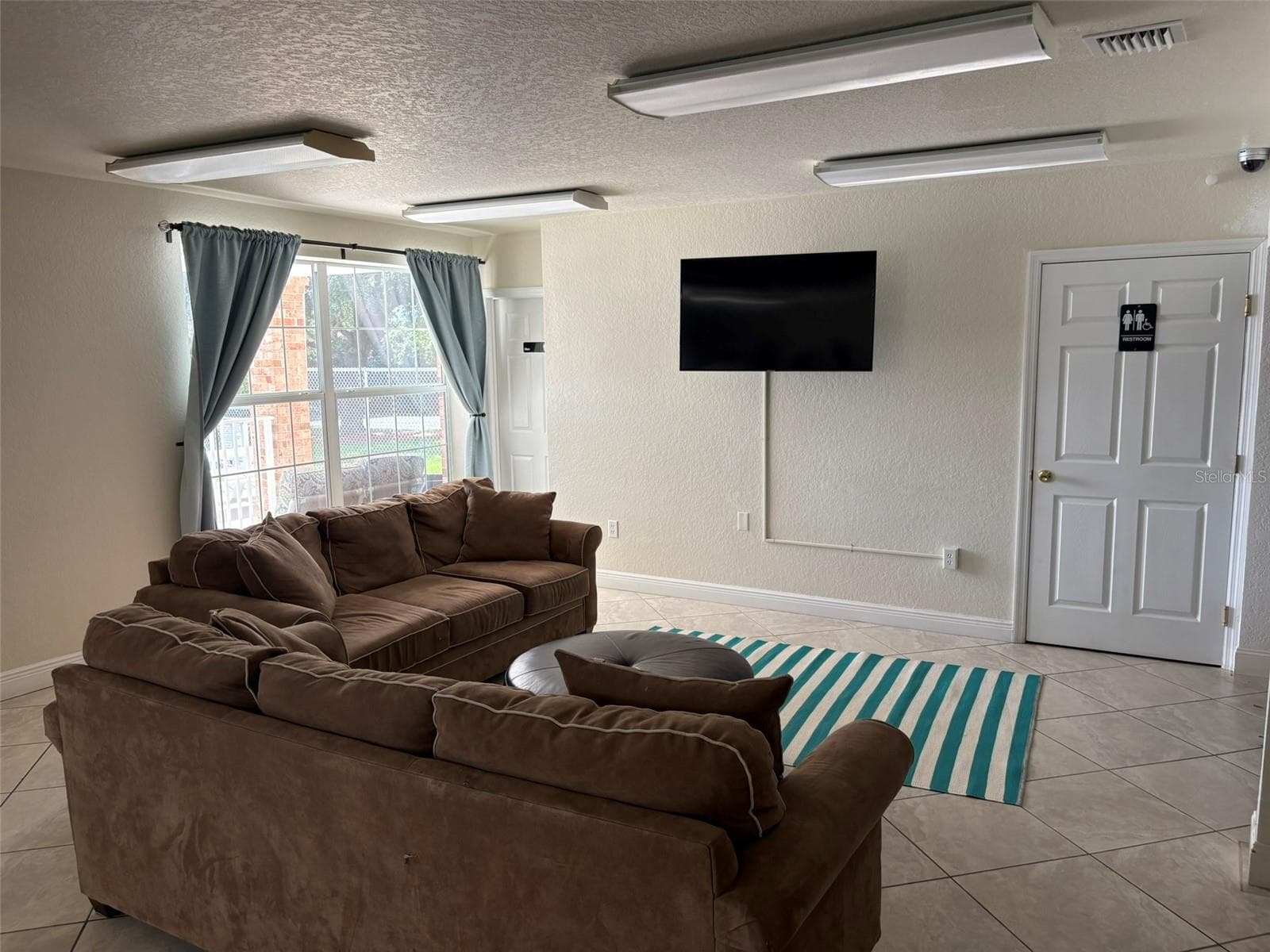 Condominium at 4322 LAKE UNDERHILL RD #D, ORLANDO, photo 39 of 58