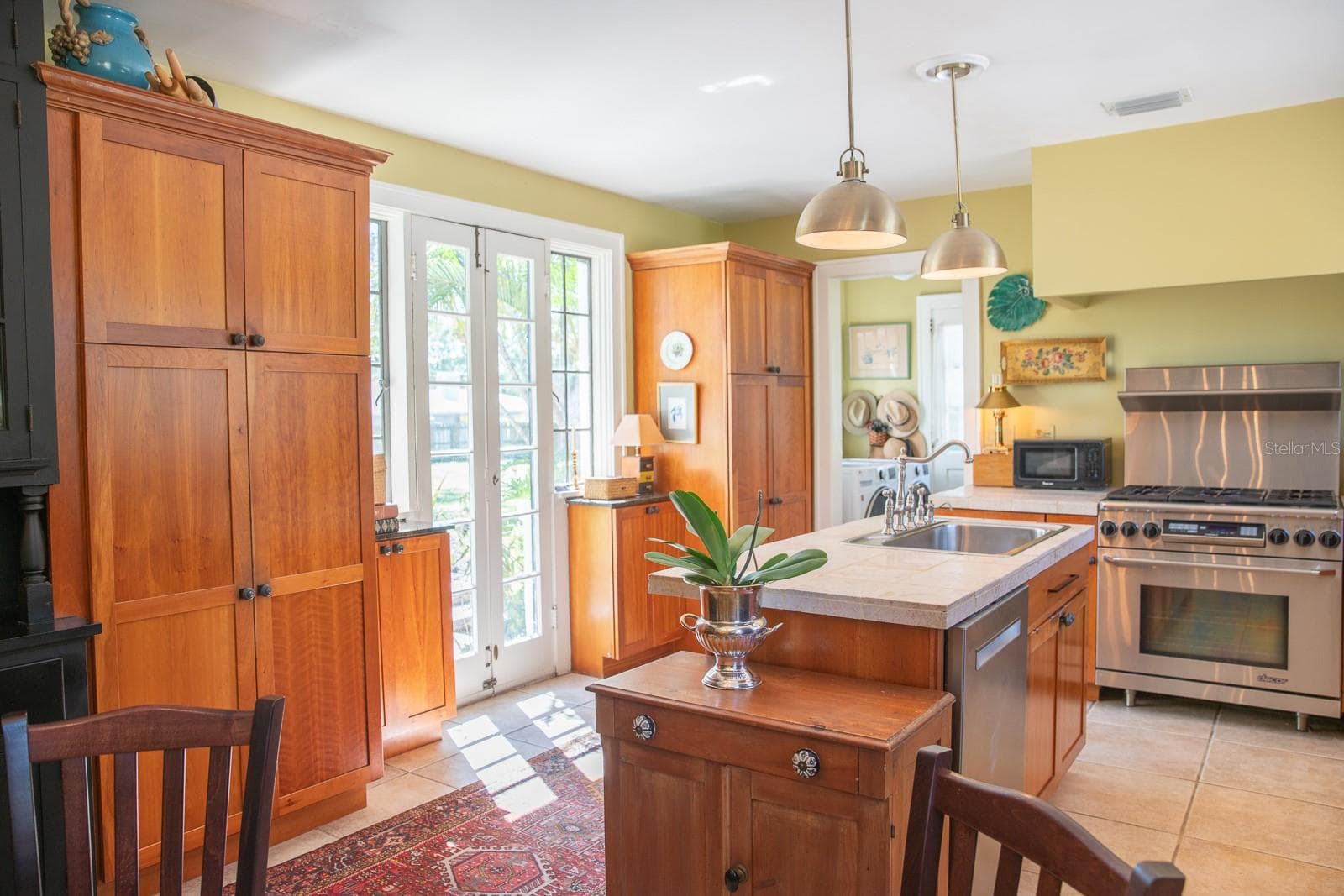 Main residence kitchen. - 1230 ESTREMADURA DR, BRADENTON