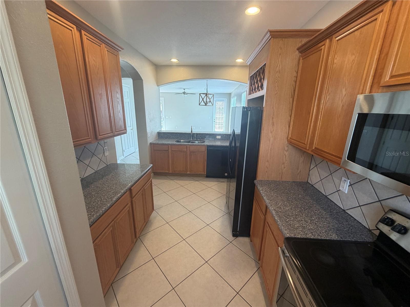 Single Family Residence at 16042 RIVER POINTE CT, ORLANDO, photo 3 of 23