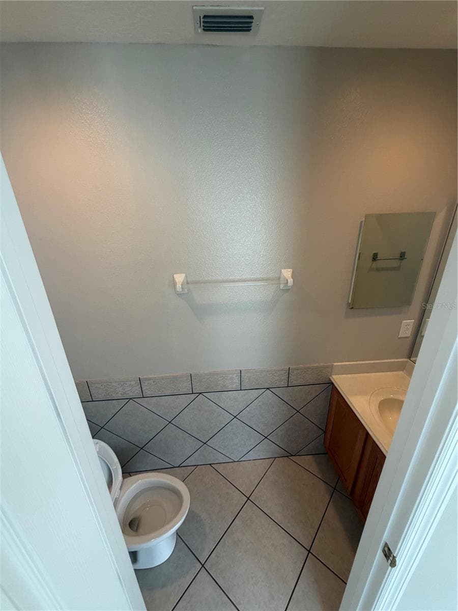 Single Family Residence at 16042 RIVER POINTE CT, ORLANDO, photo 4 of 23