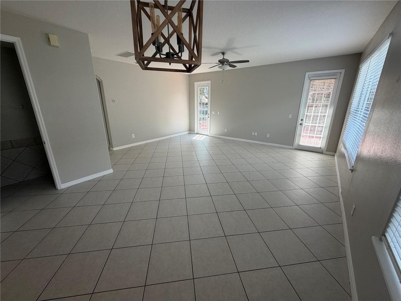 Single Family Residence at 16042 RIVER POINTE CT, ORLANDO, photo 6 of 23