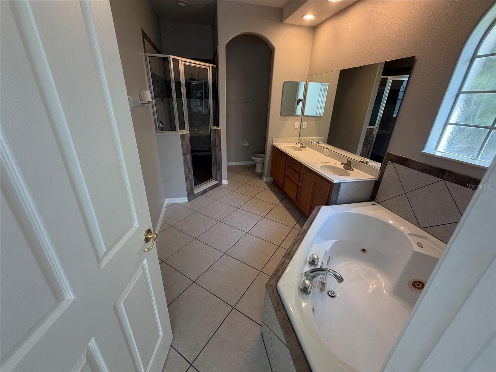 Single Family Residence at 16042 RIVER POINTE CT, ORLANDO, photo 8 of 23
