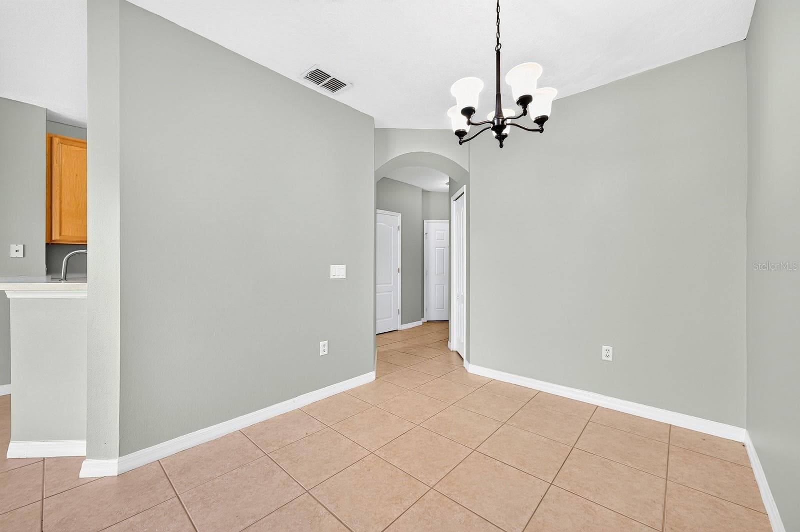 Dining Area. - 244 CHELSEA DR, DAVENPORT