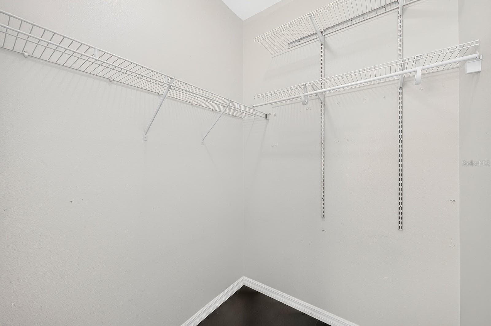 Second en-suite walk-in closet. - 244 CHELSEA DR, DAVENPORT