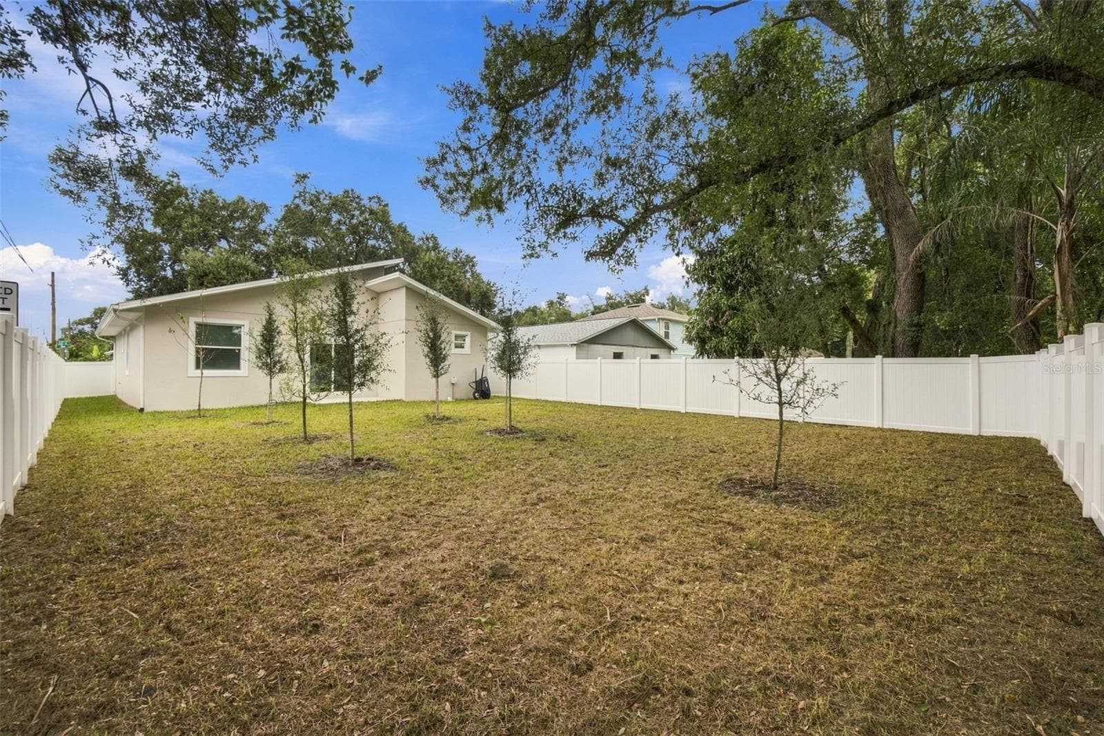 Single Family Residence at 3701 E IDA ST, TAMPA, photo 6 of 24