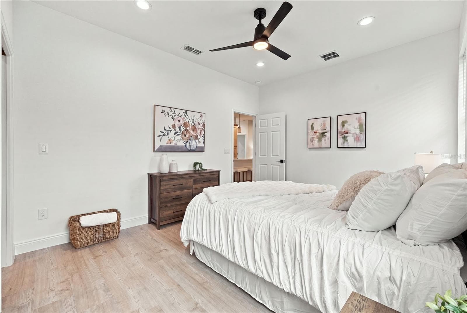 Single Family Residence at 3701 E IDA ST, TAMPA, photo 14 of 24