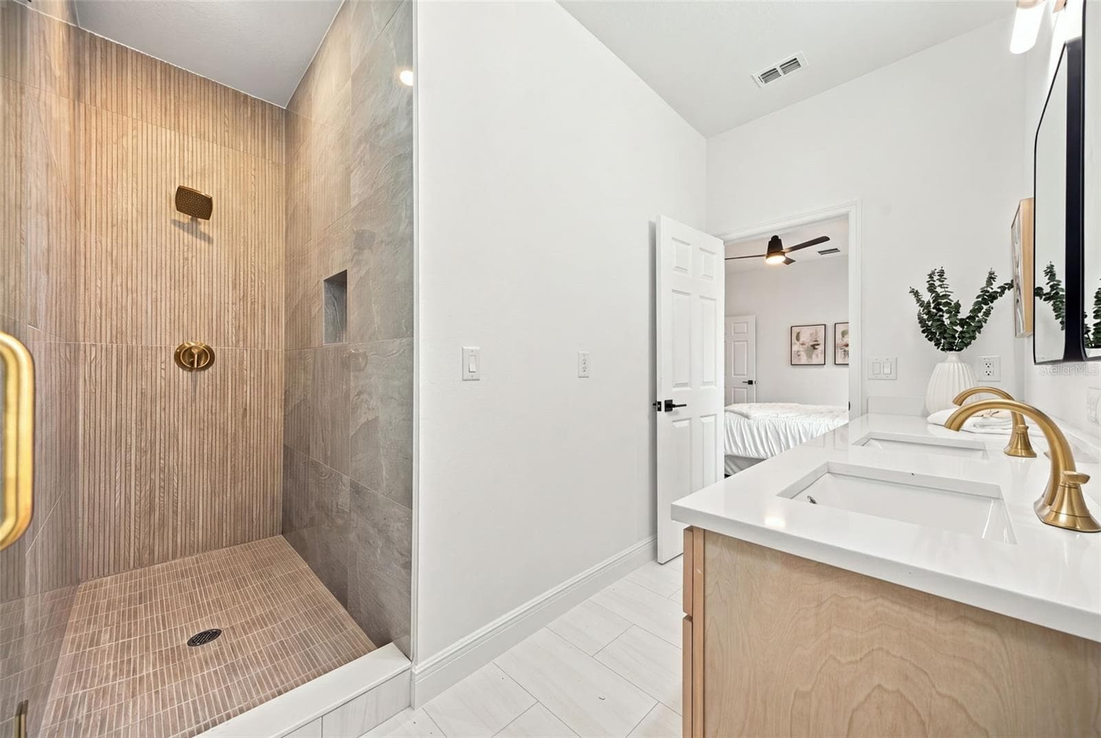 Single Family Residence at 3701 E IDA ST, TAMPA, photo 17 of 24