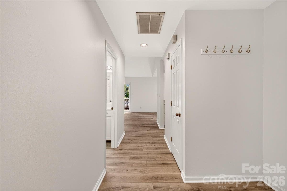 Condominium at 3200 Selwyn Farms Lane, Charlotte, photo 3 of 35