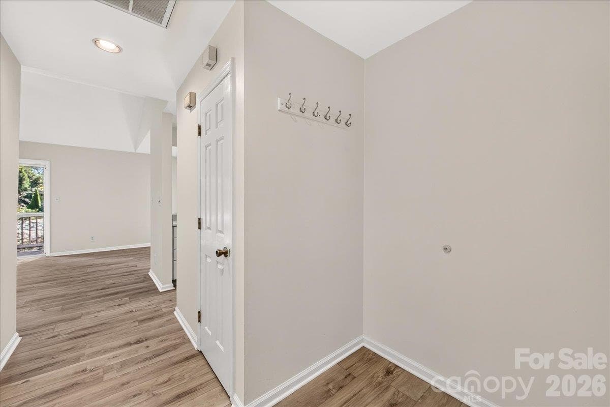 Condominium at 3200 Selwyn Farms Lane, Charlotte, photo 4 of 35