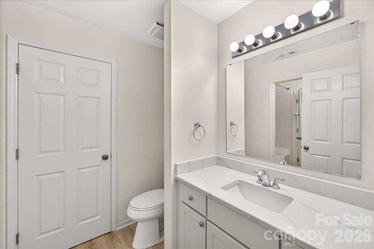 Condominium at 3200 Selwyn Farms Lane, Charlotte, photo 12 of 35