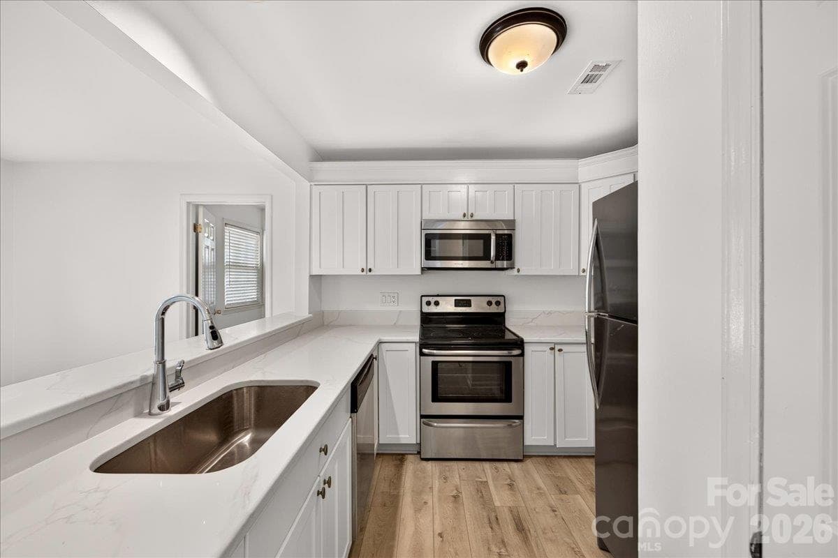 Condominium at 3200 Selwyn Farms Lane, Charlotte, photo 21 of 35