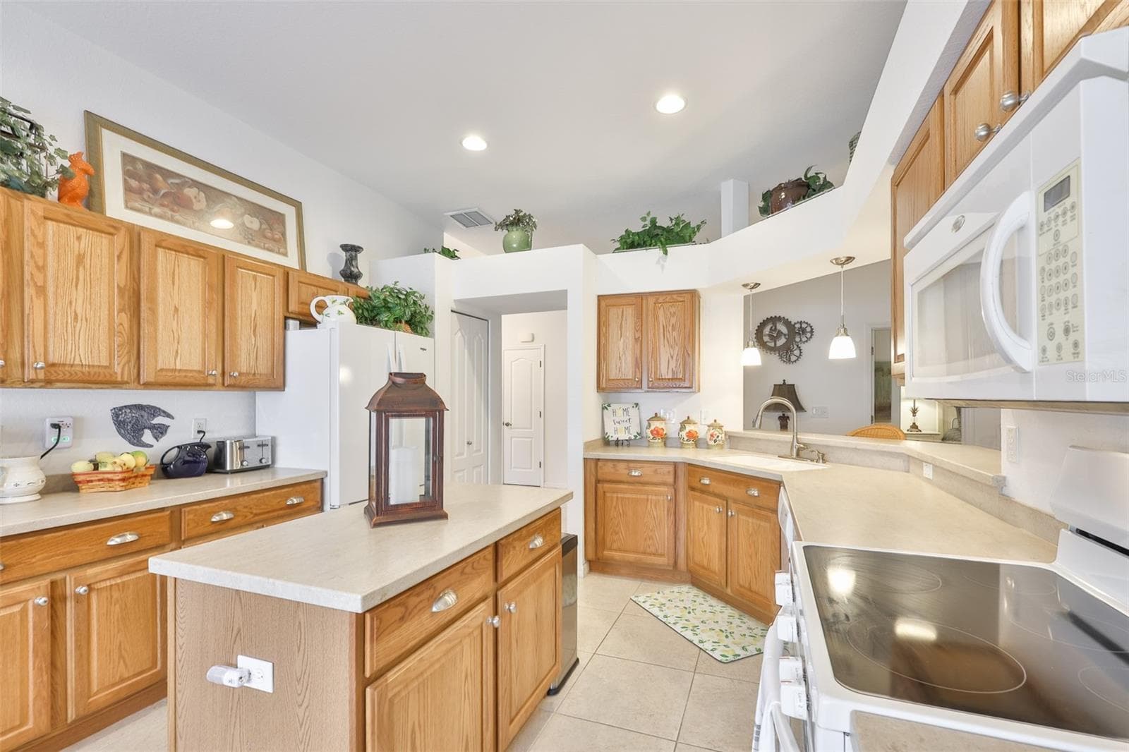 Condominium at 1251 CORINTH GREENS DR, SUN CITY CENTER, photo 12 of 81