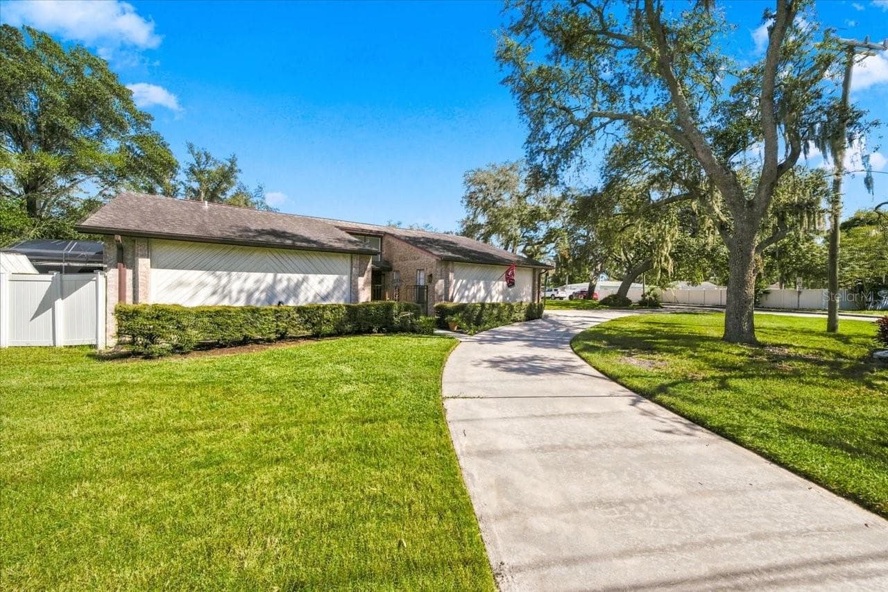 Single Family Residence at 2231 S VILLAGE AVE, TAMPA, photo 6 of 53