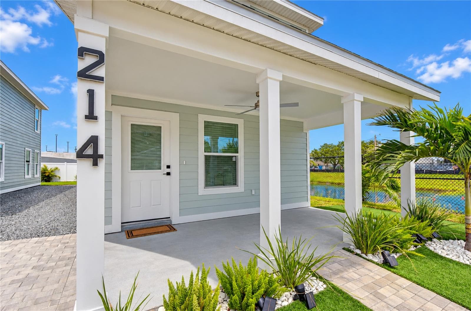 Single Family Residence at 214 8TH AVENUE DR W, BRADENTON, photo 2 of 37