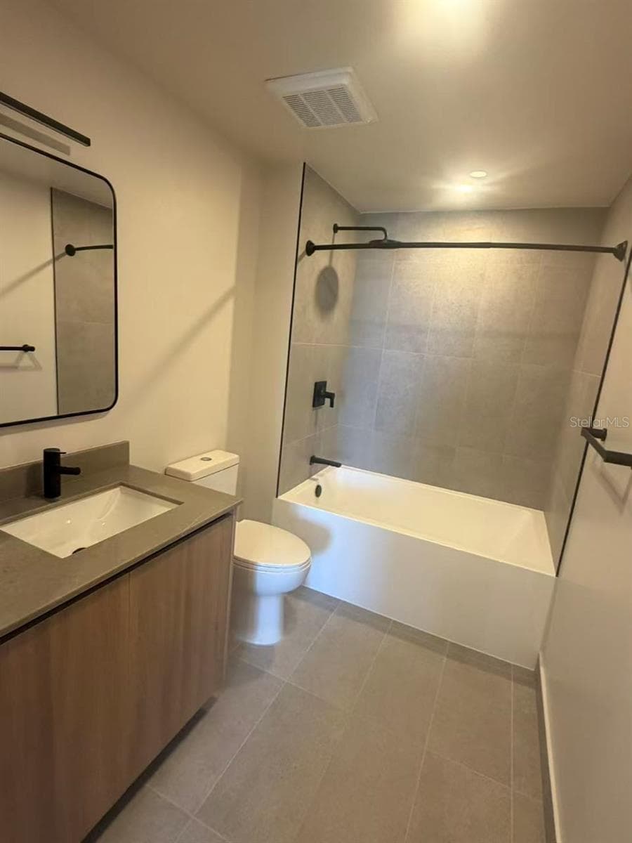Condominium at 121 NE 5TH ST #1413, MIAMI, photo 7 of 24