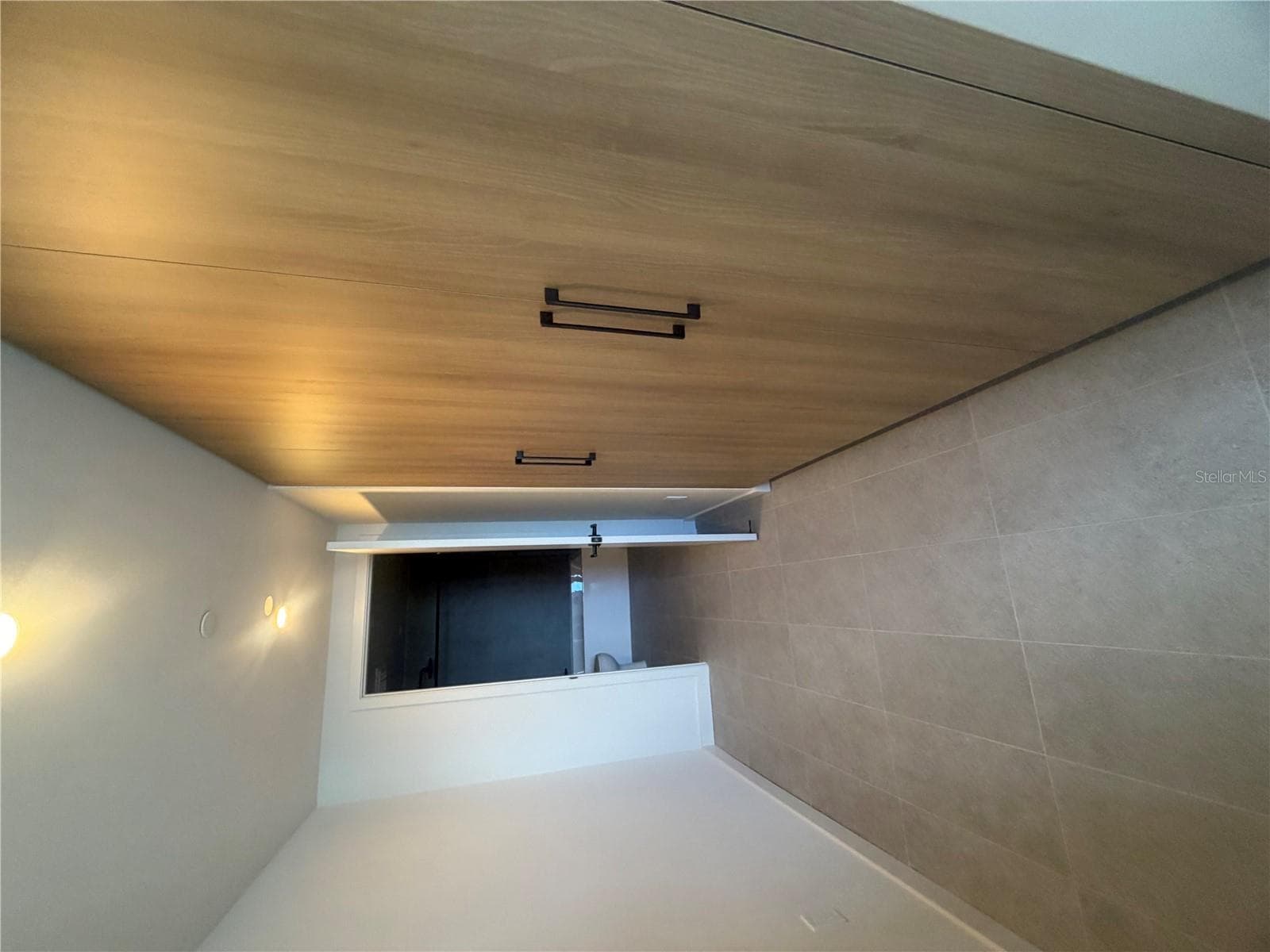 Condominium at 121 NE 5TH ST #1413, MIAMI, photo 18 of 24