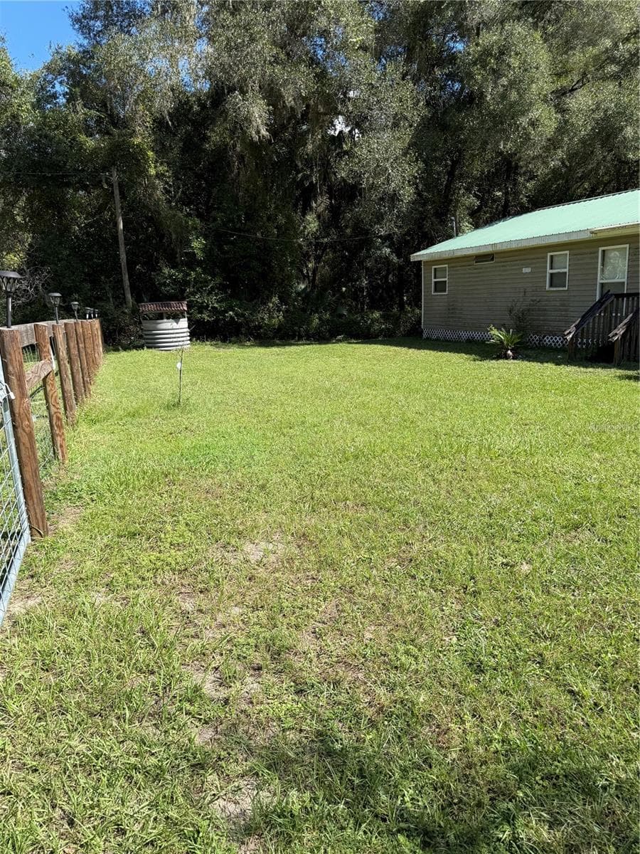Manufactured Home at 3112 NE 166TH PL, CITRA, photo 3 of 21