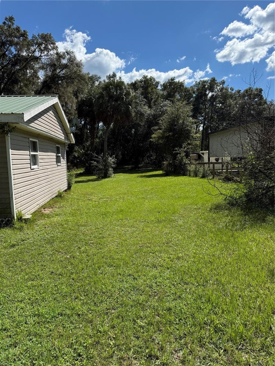 Manufactured Home at 3112 NE 166TH PL, CITRA, photo 4 of 21