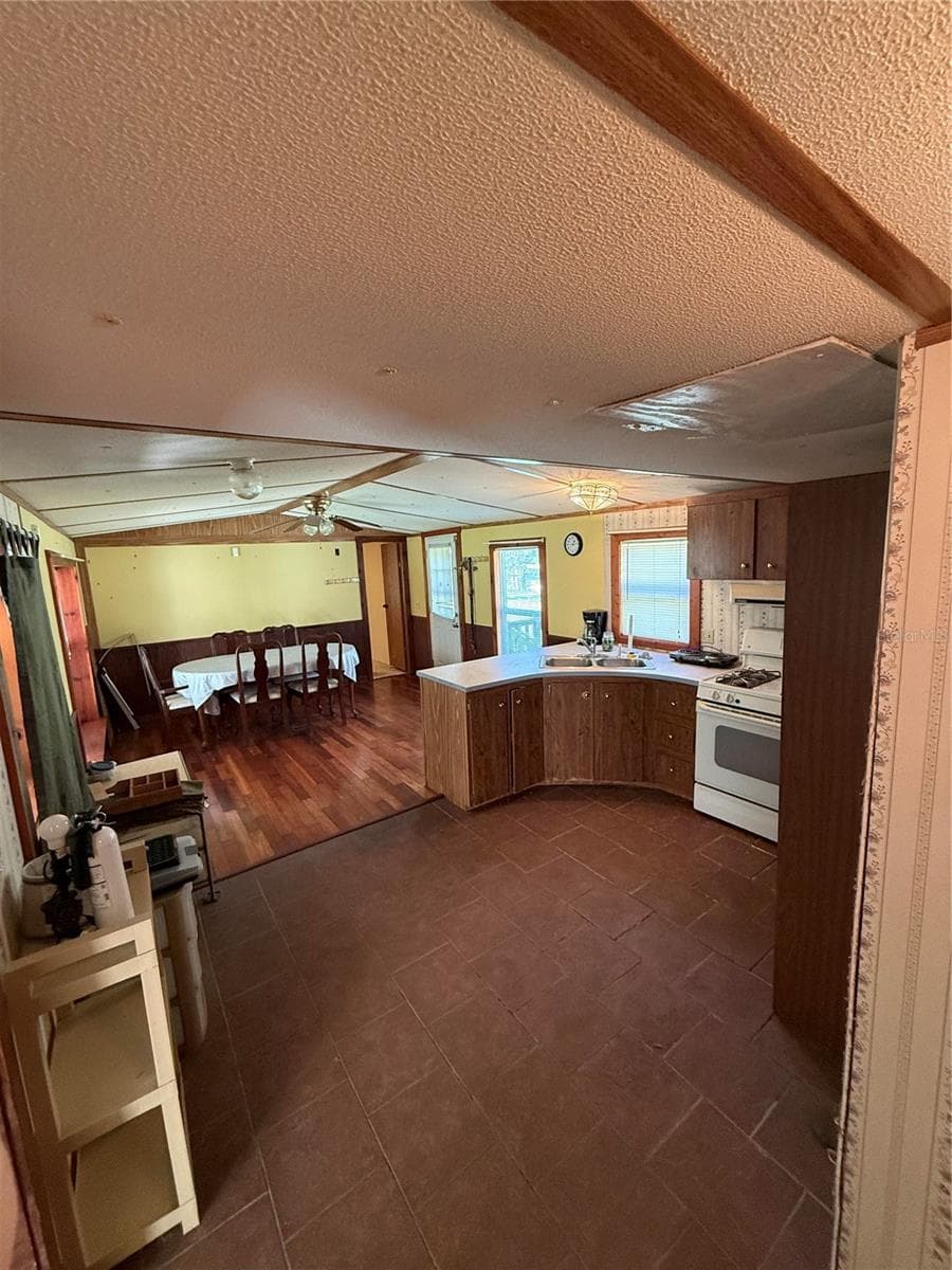 Manufactured Home at 3112 NE 166TH PL, CITRA, photo 15 of 21