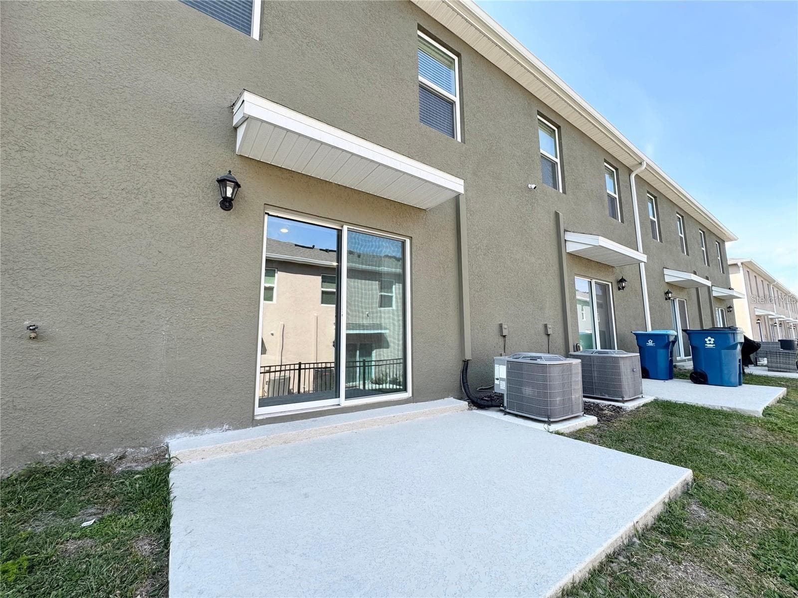View of sliding doors. - 2353 PENGUIN BLVD, DAVENPORT