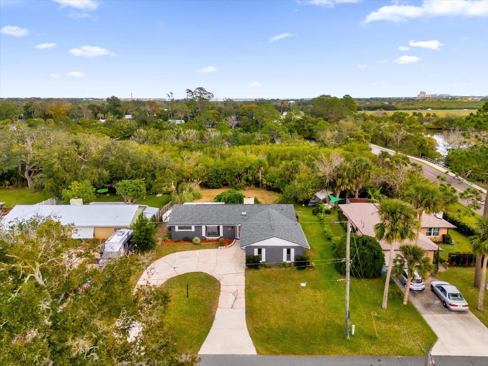 Single Family Residence at 2533 EDGEWATER AVE, NEW SMYRNA BEACH, photo 2 of 30