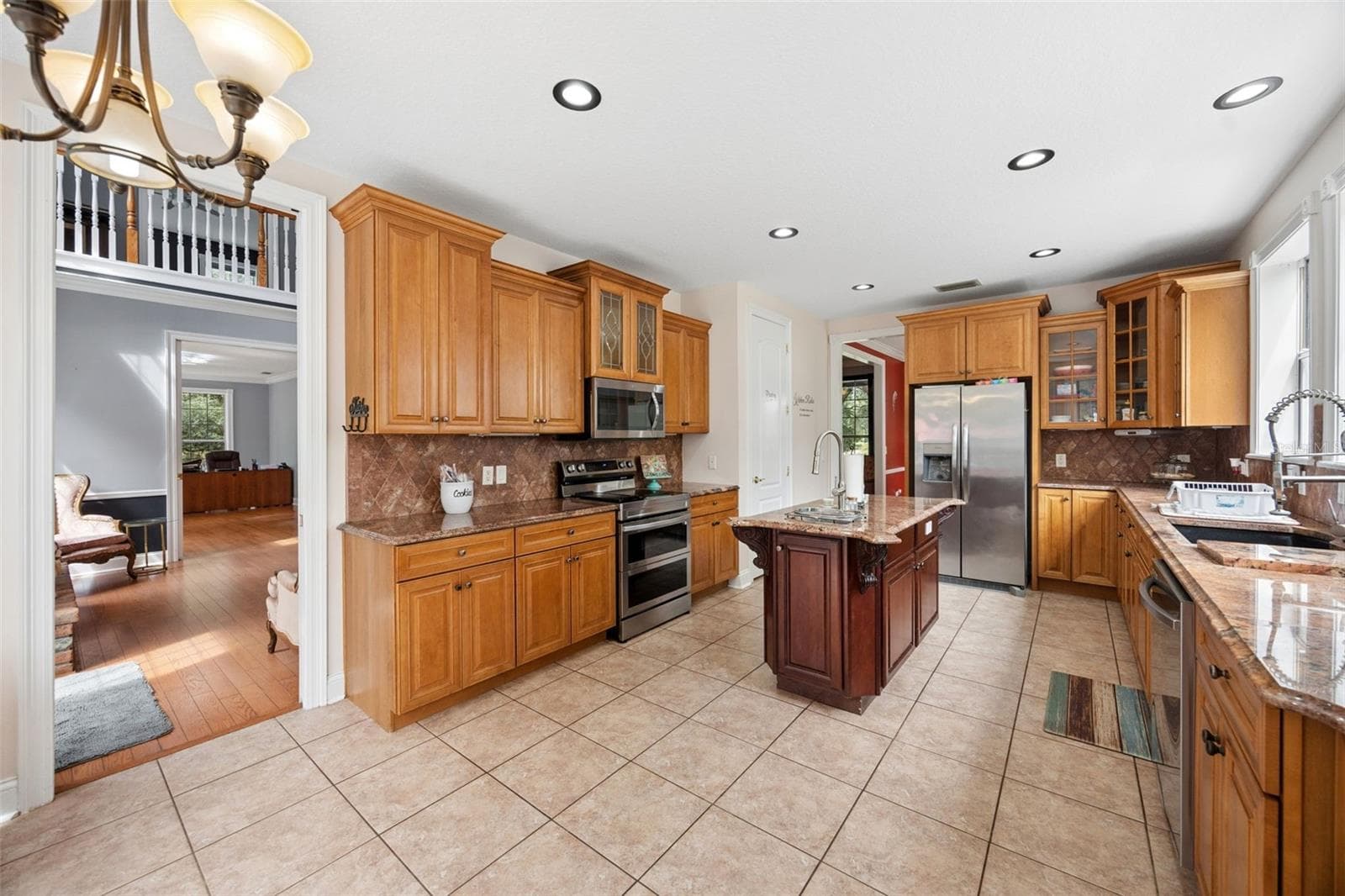 Single Family Residence at 18900 LAKEVIEW DR, CLERMONT, photo 16 of 69
