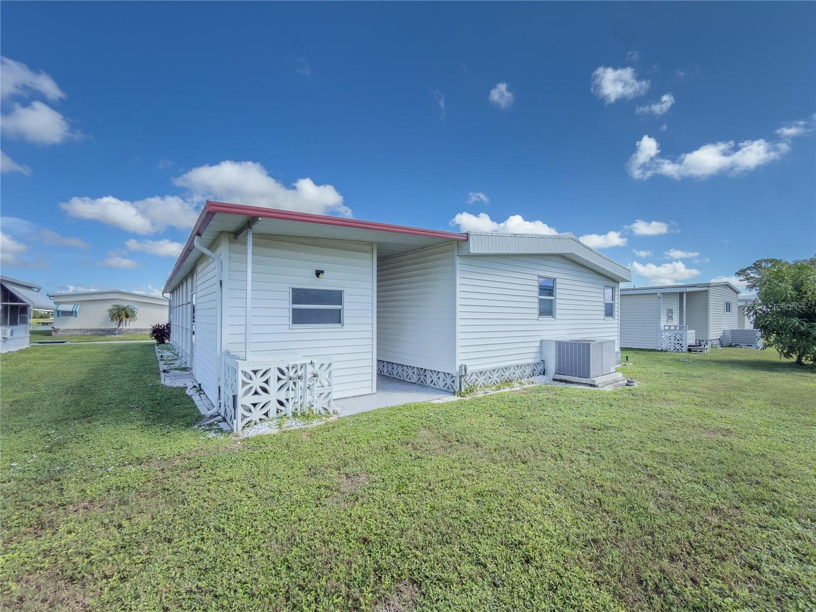 Back Yard - 808 53RD AVE E #234, BRADENTON