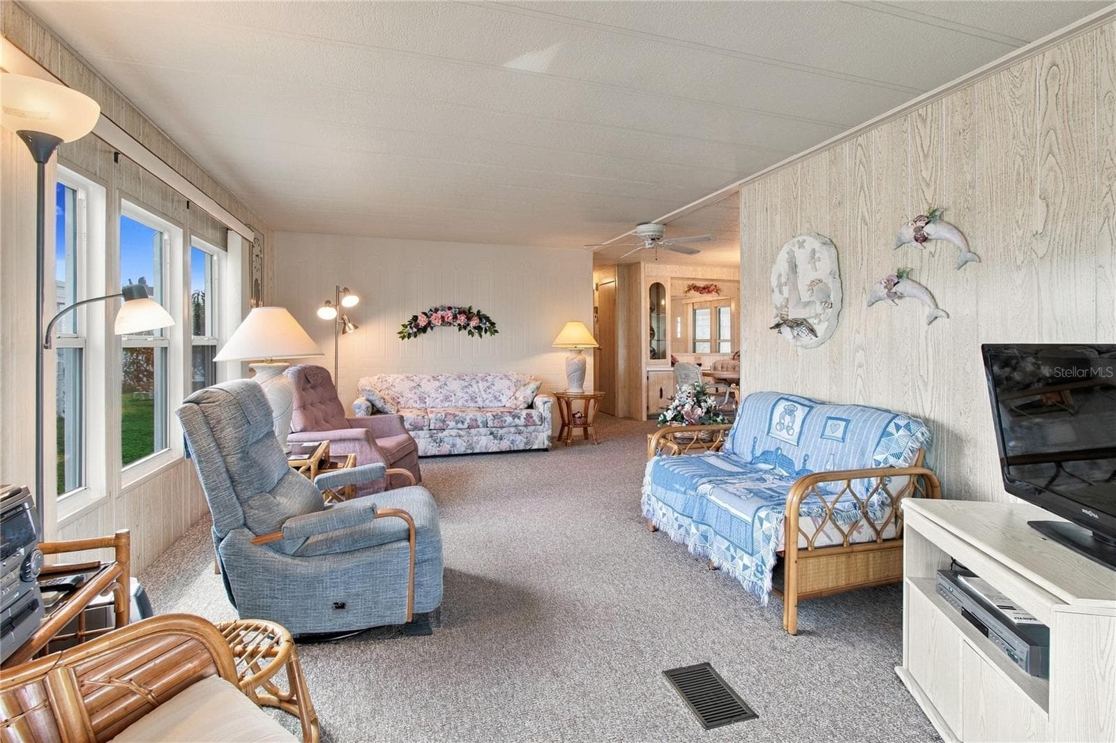 Living Area - 808 53RD AVE E #234, BRADENTON