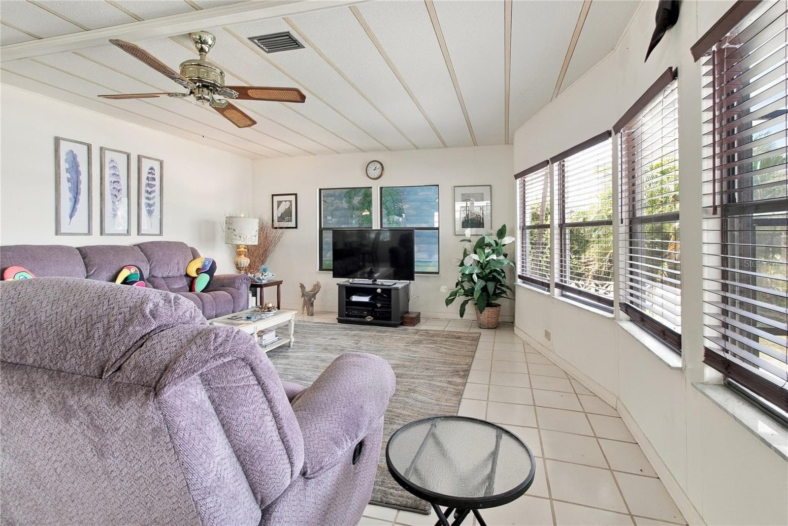 Living Area - 808 53RD AVE E #301, BRADENTON