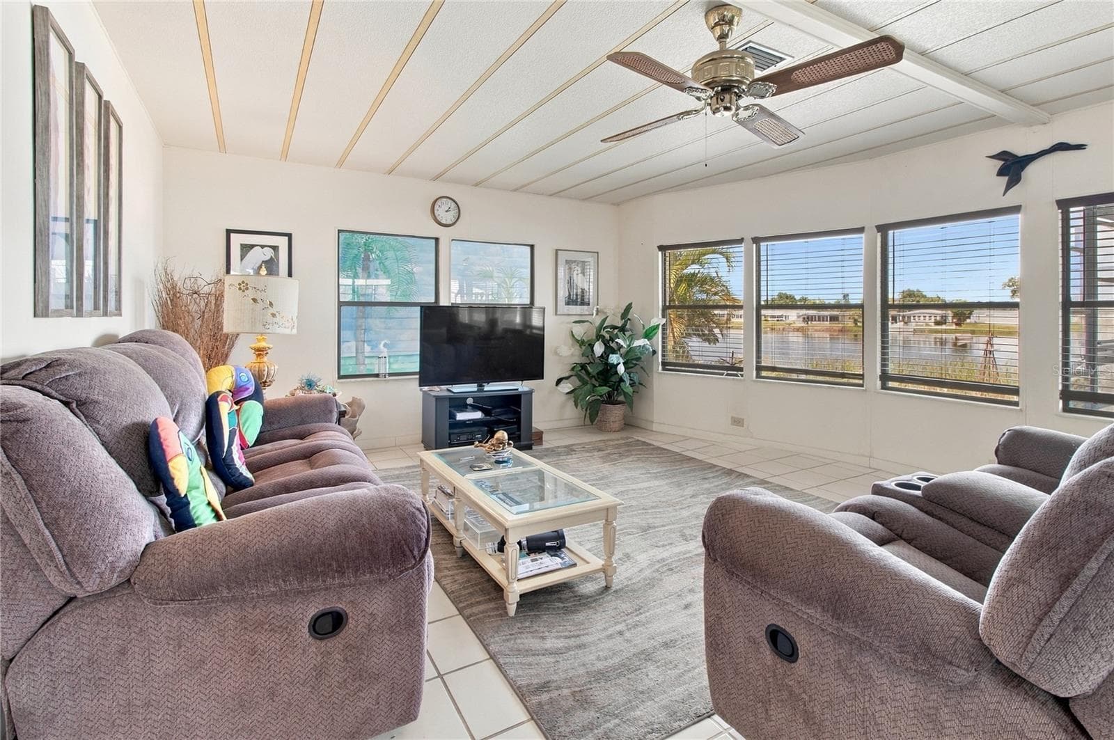 Living Area - 808 53RD AVE E #301, BRADENTON
