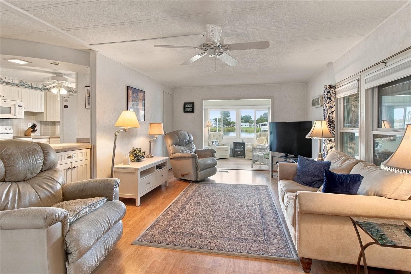 Lining Room - 808 53RD AVE E #169, BRADENTON