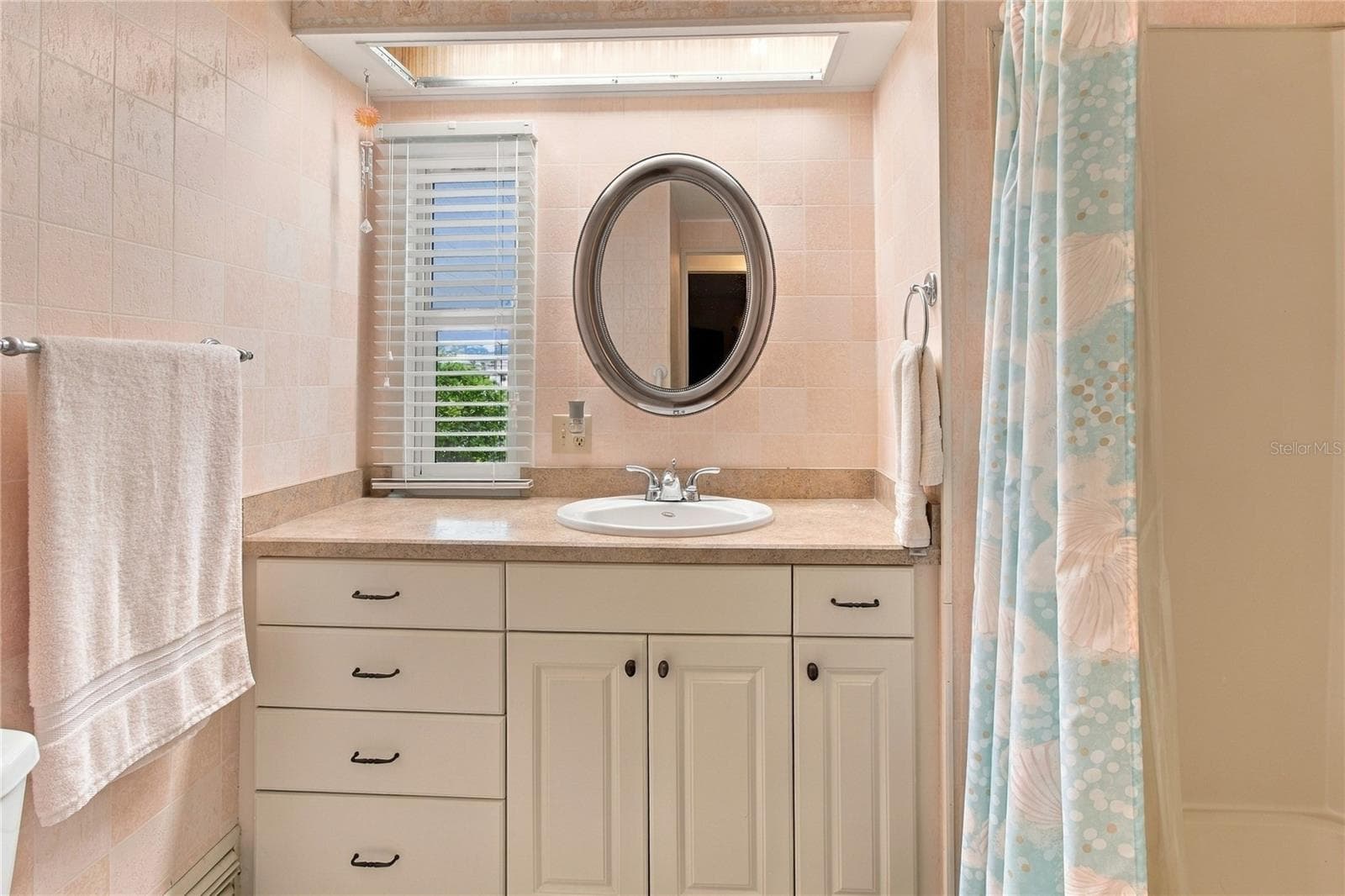 Guest bathroom - 808 53RD AVE E #169, BRADENTON