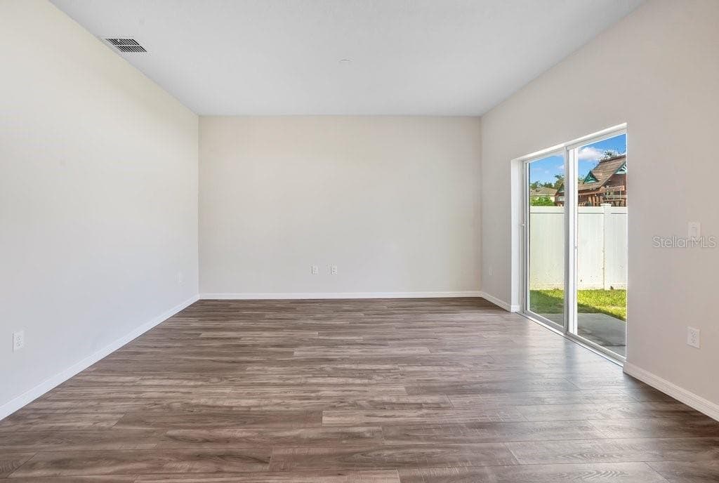 Single Family Residence at 3409 CURLEW AVE, LEESBURG, photo 10 of 35