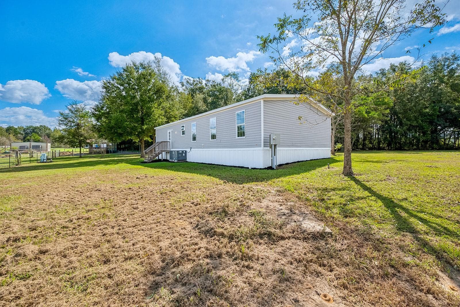 Manufactured Home at 2729 SW WATSON ST, FORT WHITE, photo 5 of 38