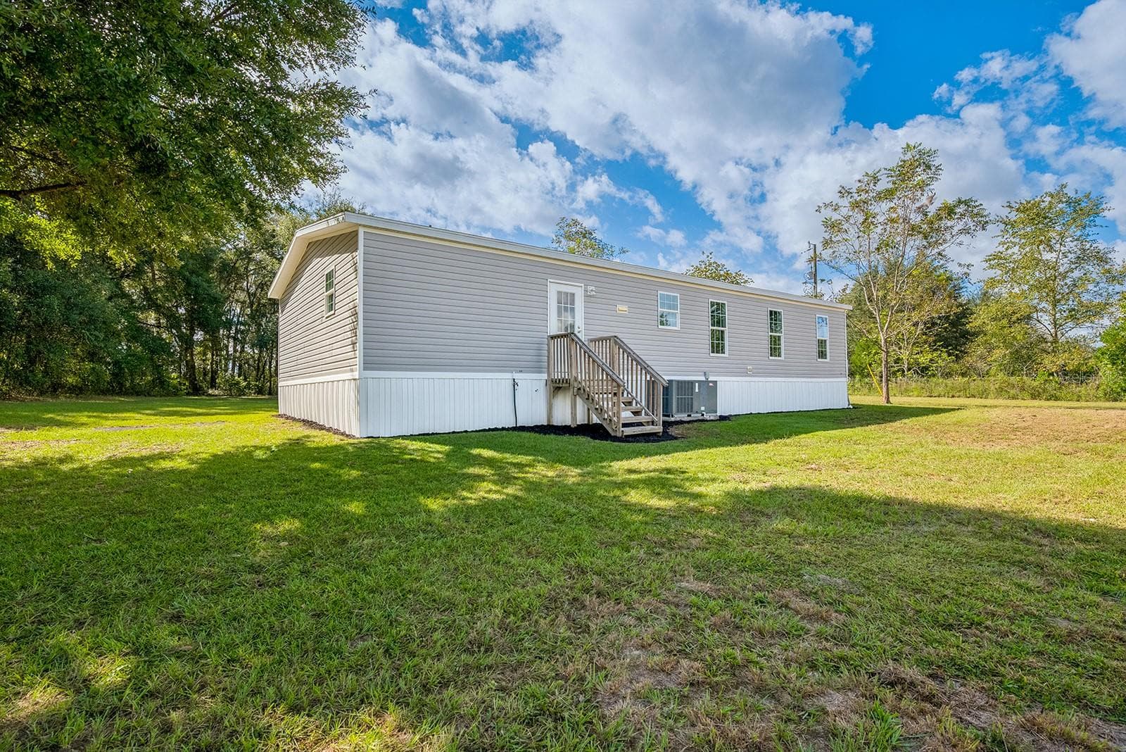 Manufactured Home at 2729 SW WATSON ST, FORT WHITE, photo 6 of 38