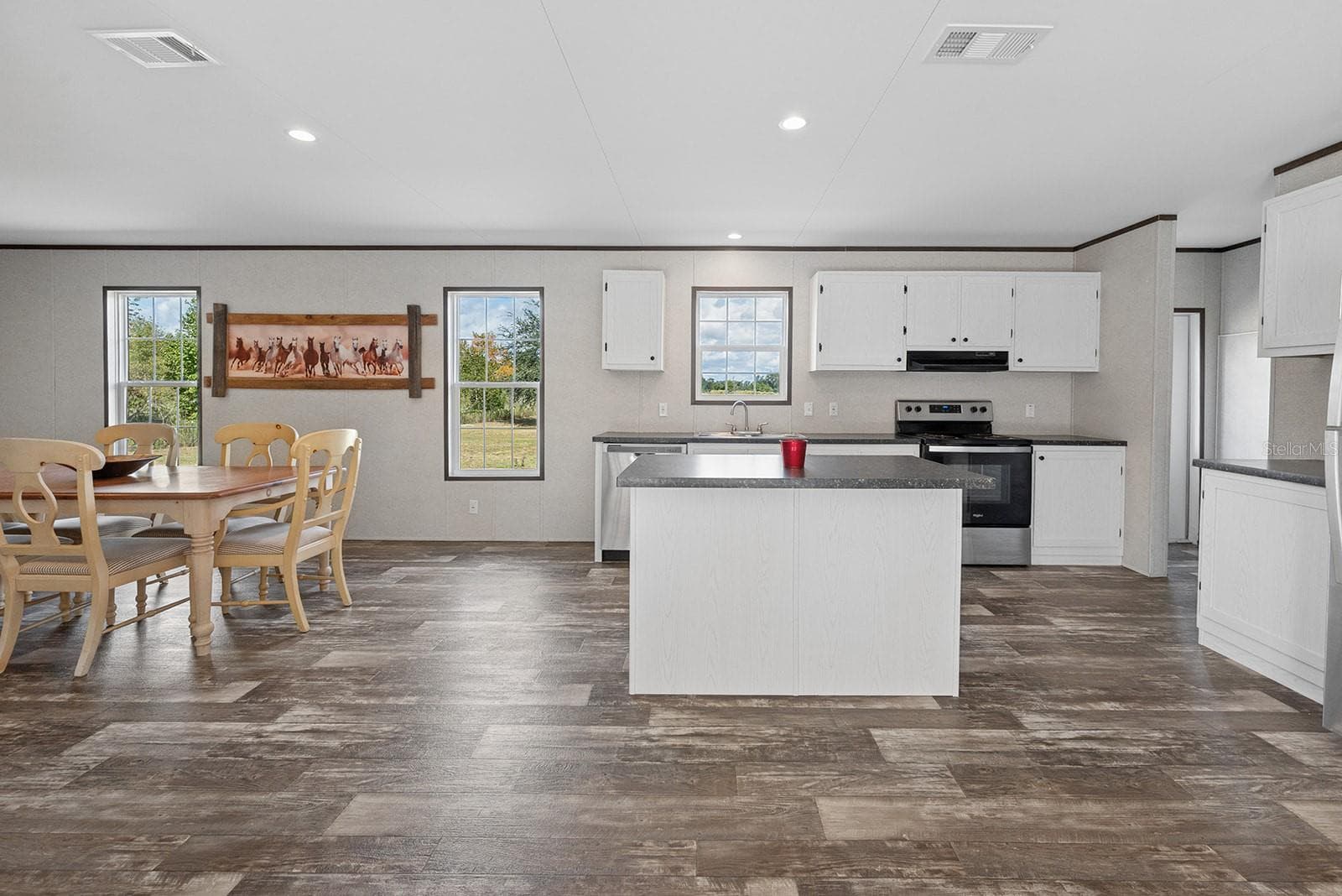 Manufactured Home at 2729 SW WATSON ST, FORT WHITE, photo 10 of 38