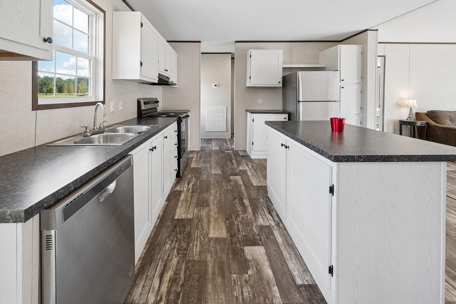 Manufactured Home at 2729 SW WATSON ST, FORT WHITE, photo 17 of 38