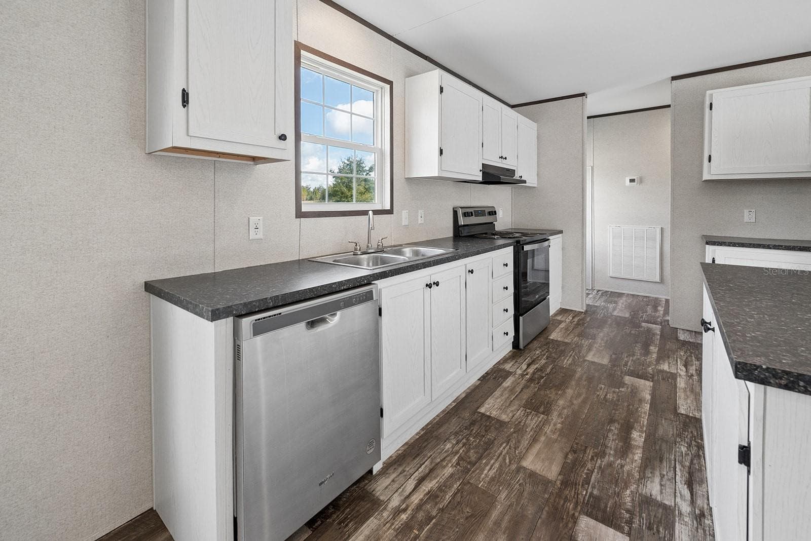 Manufactured Home at 2729 SW WATSON ST, FORT WHITE, photo 19 of 38
