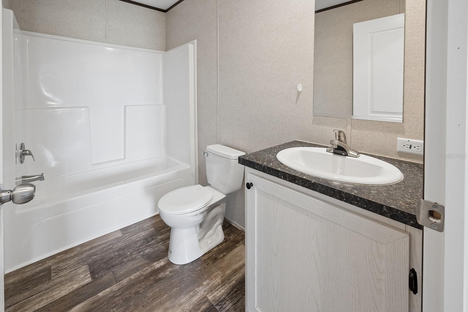 Manufactured Home at 2729 SW WATSON ST, FORT WHITE, photo 24 of 38