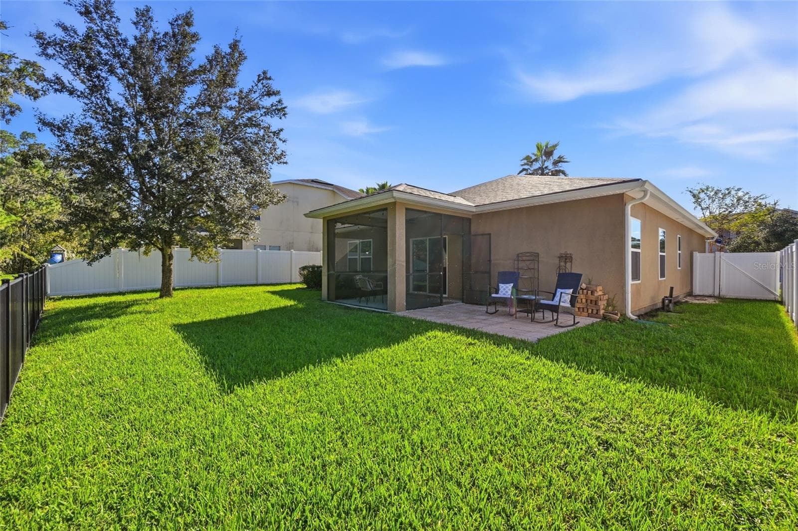 Fully fenced in yard - 15799 RACHEL CREEK DR, JACKSONVILLE