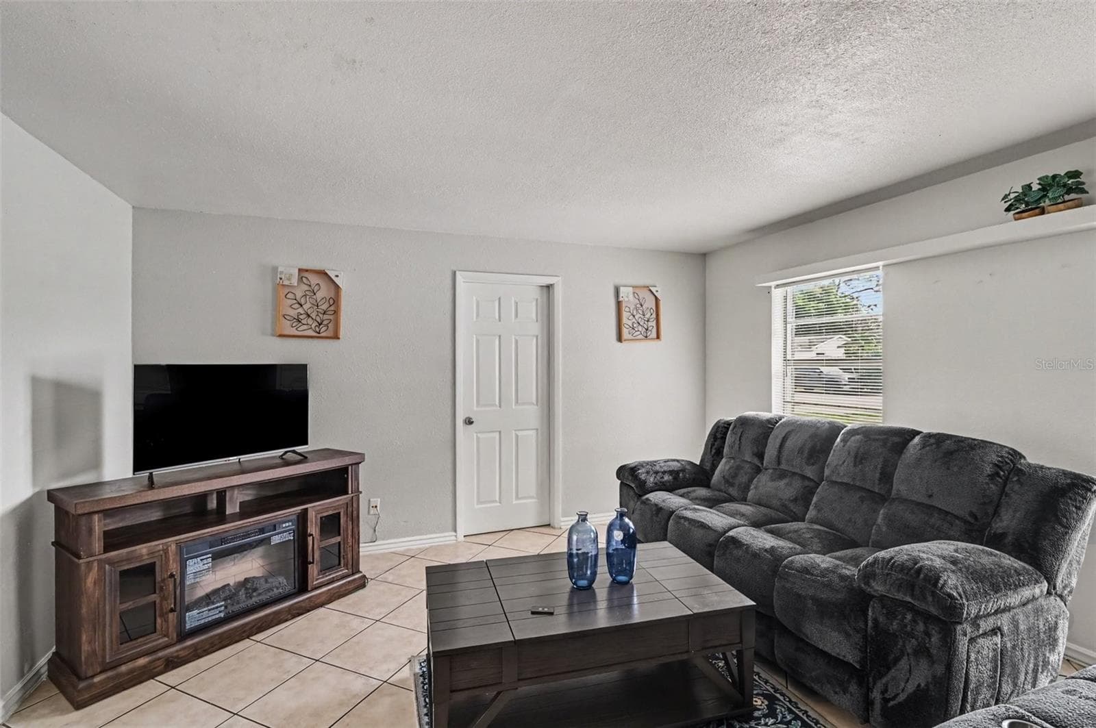 Single Family Residence at 4639 CALENDULA DR, ORLANDO, photo 5 of 26