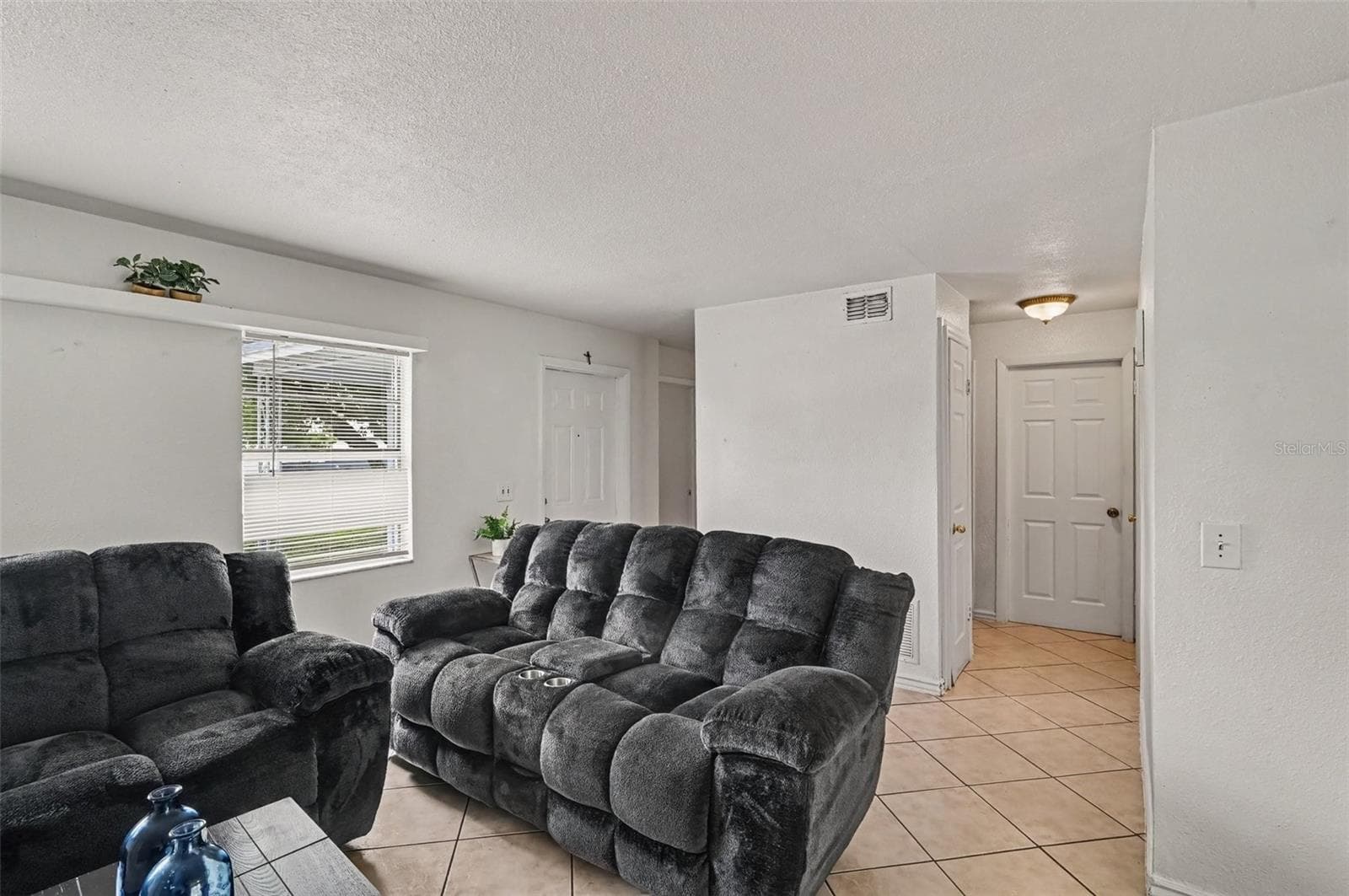 Single Family Residence at 4639 CALENDULA DR, ORLANDO, photo 6 of 26